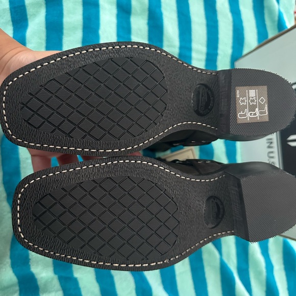 Frye women’s boots - Picture 5 of 7